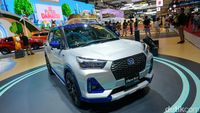 Kenalin Daihatsu Rocky Hybrid, SUV Irit BBM 1:28 Km/L