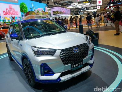 Kenalin Daihatsu Rocky Hybrid, SUV Irit BBM 1:28 Km/L