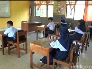 Curhat Kepsek di Parepare Cuma Dapat 7 Siswa Baru-Bangunan Dibiarkan Rusak Curhat Kepsek di Parepare Cuma Dapat 7 Siswa Baru-Bangunan Dibiarkan Rusak