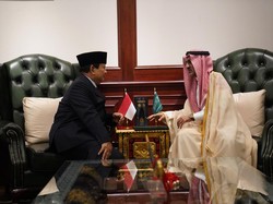 Menhan Prabowo Terima Kunjungan Dubes Saudi, Bahas Kolaborasi Pertahanan