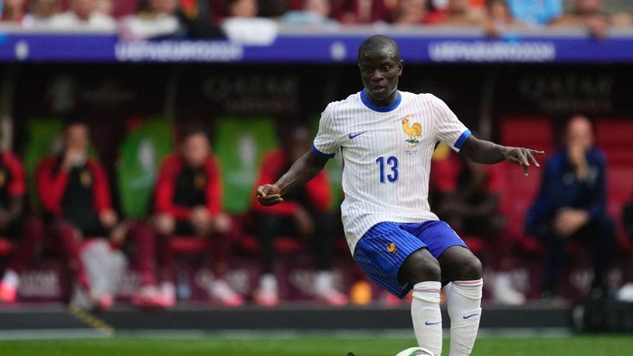 NGolo Kante defensive midfield of France and Al-Ittihad Club controls the ball during the UEFA EURO 2024 round of 16 match between France and Belgium at Düsseldorf Arena on July 1, 2024 in Dusseldorf, Germany. (Photo by Jose Breton/Pics Action/NurPhoto via Getty Images)