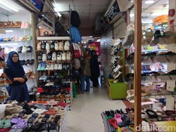 Sepanik Ini Pedagang Tanah Abang soal Simpang Siur Razia Barang Impor