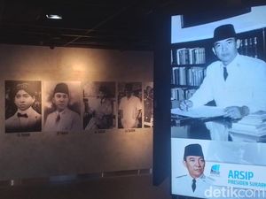 Napak Tilas Perjalanan Bapak Pendiri Bangsa Ir. Sukarno di Gedung Arsip Nasional