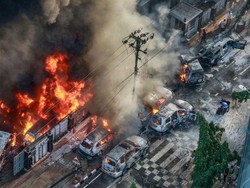 Ngeri Ribuan Demonstran Bakar Stasiun TV Bangladesh, 25 Orang Tewas