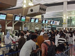 Perbedaan Autogate dan Konter Manual di Bandara untuk Check In Penumpang