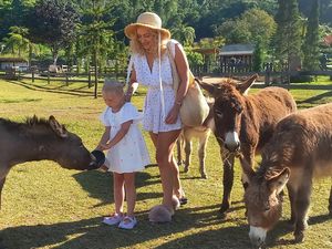 Liburan Seru di Bali Farm House: Tunggangi Kuda Poni-Piknik dengan Keledai Liburan Seru di Bali Farm House: Tunggangi Kuda Poni-Piknik dengan Keledai