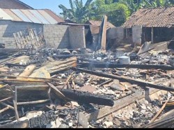 Emosi Memuncak Bikin Suami Bakar Mobil dan Rumah Istri-Anak di Situbondo