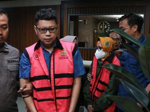 5 Tahanan Kota Kasus 109 Ton Emas Dipasangi Gelang Detektor 5 Tahanan Kota Kasus 109 Ton Emas Dipasangi Gelang Detektor