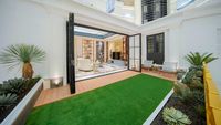 Wow! Ada Instalasi Rumah Mewah di Dalam Mal