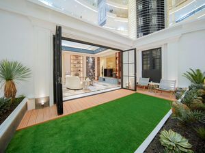 Wow! Ada Instalasi Rumah Mewah di Dalam Mal