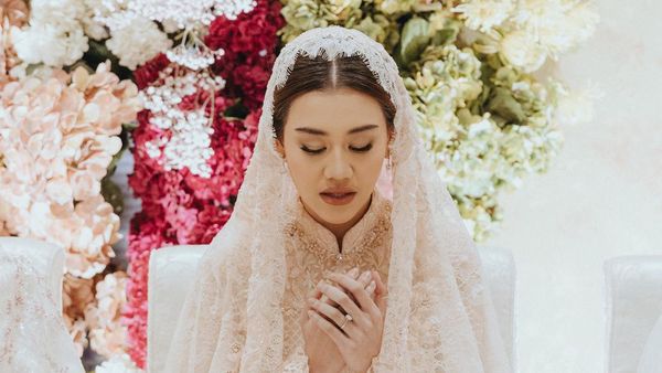 Gaya Aaliyah Massaid Saat Pengajian Sebelum Menikah, Cantik Serba Peach
