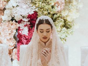 Gaya Aaliyah Massaid Saat Pengajian Sebelum Menikah, Cantik Serba Peach