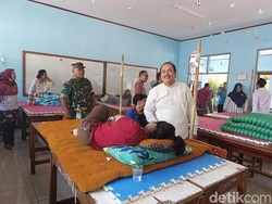 Keracunan Massal, Bupati Pangandaran Cek Kondisi Siswa di Puskesmas