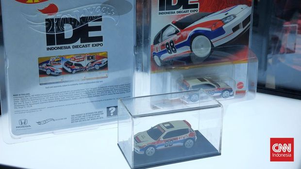 Honda Prospect Motor (HPM) merilis model diecast Civic EG alias Civic Estilo yang merupakan hasil kerja sama dengan Hot Wheels di Gaikindo Indonesia International Auto Show (GIIAS), Sabtu (20/7).