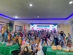 Emak-emak Muda Dukung Sanusi-Lathifah Menang di Pilbup Malang 2024