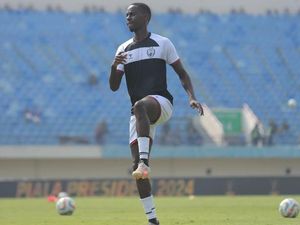 Semen Padang Vs PSM Makassar: Latyr Fall Bikin Gol, Skor Imbang 1-1 Semen Padang Vs PSM Makassar: Latyr Fall Bikin Gol, Skor Imbang 1-1