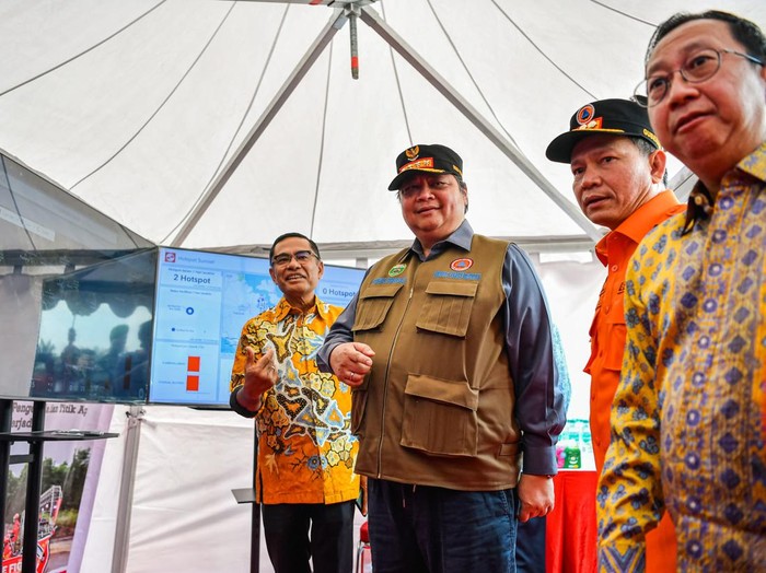 Menko Perekonomian Pimpin Apel Siaga Karhutla Sumsel 2024 Menko Perekonomian Airlangga Hartarto memimpin apel siaga Karhutla 2024 di Sumsel. Kegiatan itu juga dibarengi ratusan personel.