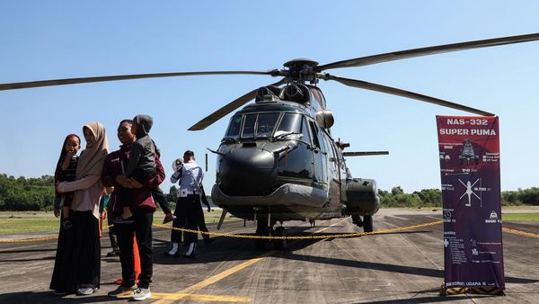 Warga Serbu Pameran Alutsista TNI AU di Makassar