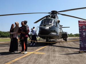 Warga Serbu Pameran Alutsista TNI AU di Makassar