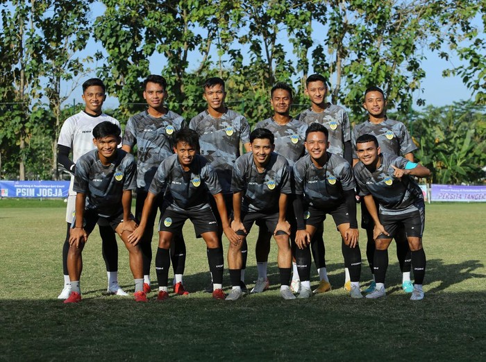 Penggawa PSIM Jogja di saat adu uji coba melawan Pakem Management di Lapangan Purwobinangun, Kabupaten Sleman, Jumat (19/7/2024). Penggawa PSIM Jogja di saat adu uji coba melawan Pakem Management di Lapangan Purwobinangun, Kabupaten Sleman, Jumat (19/7/2024).