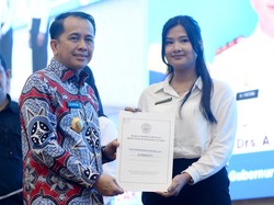 Serahkan 2.271 SK PPPK, Pj Gubsu Harap Kinerja Pemprov Lebih Maksimal