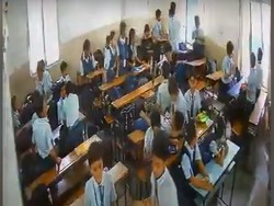 Detik-detik Tembok Kelas Roboh di India, Siswa Jatuh dari Lantai 2