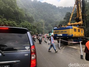 Uji Coba Hari Terakhir, Jalur Lembah Anai Terpantau Padat Kendaraan Uji Coba Hari Terakhir, Jalur Lembah Anai Terpantau Padat Kendaraan