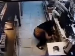 Viral Wanita Berseragam Pramuka Mencuri di Minimarket Bogor, Polisi Usut