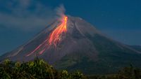 Gunung Merapi Semburkan 31 Kali Guguran Lava Pijar