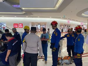 Bocah 2,5 Tahun Terjepit Selama 45 Menit di Eskalator Mal, Begini Kronologinya Bocah 2,5 Tahun Terjepit Selama 45 Menit di Eskalator Mal, Begini Kronologinya