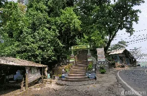 Perjalanan Spritual Sang Bung Besar di Pesisir Pantai Selatan