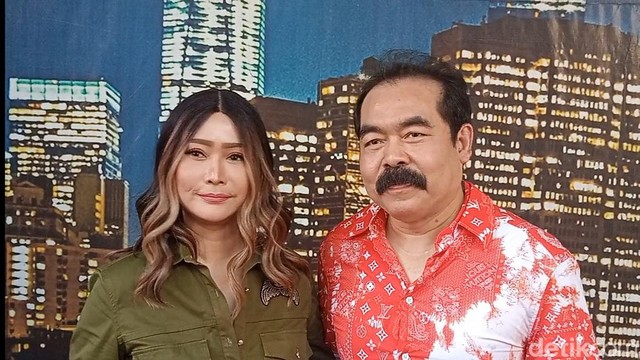 Update Informasi Selebriti InsertLive : Ini Kronologi Adam Suseno Jatuh ke Kolam hingga Alami Pendarahan Hebat