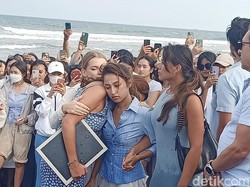 Beragam Permintaan Jennifer Coppen Seusai Melarung Abu Papa Dali