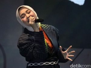 Penampilan Salma Salsabil Bikin Heboh Audisi Emeron Hijab Hunt di Bandung Penampilan Salma Salsabil Bikin Heboh Audisi Emeron Hijab Hunt di Bandung