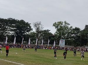 Antusias Warga Tonton Final Sepakbola Bupati Banyuwangi Cup 2024