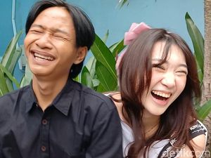 Livy Renata Ngaku Gemas hingga Peluk dan Bikin Fajar Sadboy Kaget di Lapangan Livy Renata Ngaku Gemas hingga Peluk dan Bikin Fajar Sadboy Kaget di Lapangan