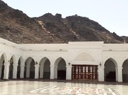 Menelusuri Sejarah Masjid Parit Jami Al-Khandaq di Madinah