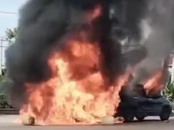 Avanza Bawa Jeriken BBM Terbakar di Muratara, Pemilik Luka Bakar 25%