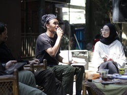 Cara Mumuh, Mahasiswa ISBI Bandung Tuangkan Kecintaan Lewat Puisi