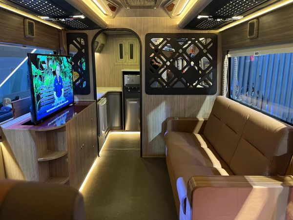 Kecil tapi Mewah, Potret Bus Pariwisata Terbaru PO Juragan99 Trans