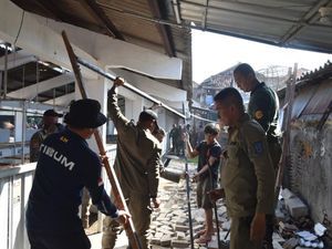 Pasar Daging Arimbi Pegirian Direlokasi, Tak Lagi Jual di Pinggir Jalan Pasar Daging Arimbi Pegirian Direlokasi, Tak Lagi Jual di Pinggir Jalan