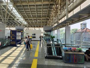 KA dari Gambir Berhenti di Jatinegara Pagi Ini, Penumpang Asal Jaktim Senang