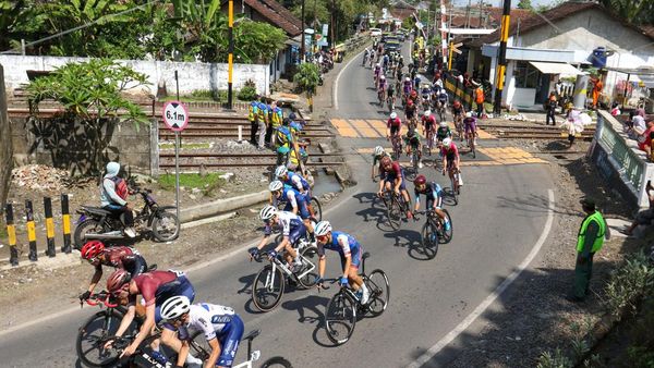 Beradu Cepat di Tour De Banyuwangi Ijen 2024