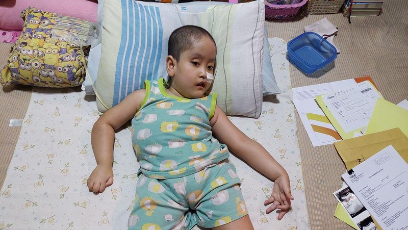 Tabahnya Bian, Anak Pengantar Galon yang Alami Komplikasi Penyakit