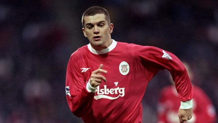 12 Dec 1999:  Dominic Matteo of Liverpool in action during the FA Cup 3rd Round match against Huddersfield played at the McAlpine Stadium in Huddersfield, England. Liverpool won the game 2-0.  Mandatory Credit: Shaun Botterill /Allsport
