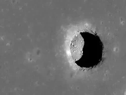 Gua Sedalam 100 Meter Ditemukan di Bulan, Diklaim Bisa Ditinggali