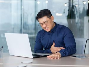 Waspada Penyakit Jantung di Usia Muda, Kenali Ciri & Penyebabnya