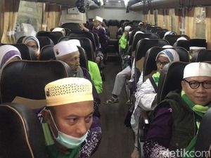 Jemaah Kloter Terakhir Pulang ke Tanah Air: Terima Kasih Petugas Haji Jemaah Kloter Terakhir Pulang ke Tanah Air: Terima Kasih Petugas Haji