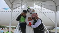 Jemaah Haji Kloter Terakhir Asal Aceh Tiba di Tanah Air