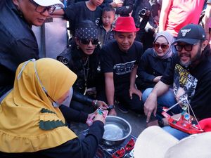 Ono Surono & Pemain Preman Pensiun Sambangi Pasar Kaget Baleendah